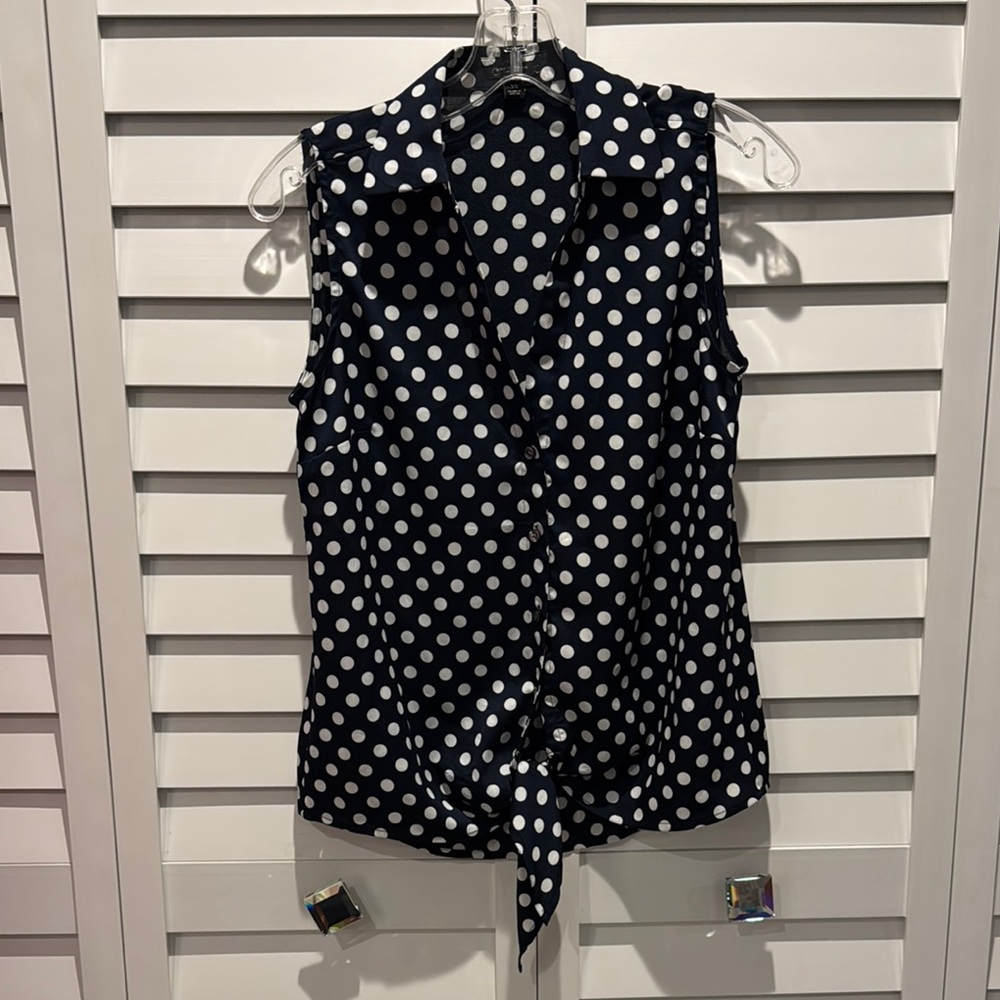 Ann Taylor Pre Loved Polka Dot Sleeveless buttoned down Blouse with front wrap.